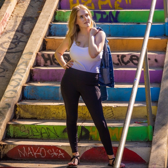 Meet your Posher, Colleen - Picture 3 of 6